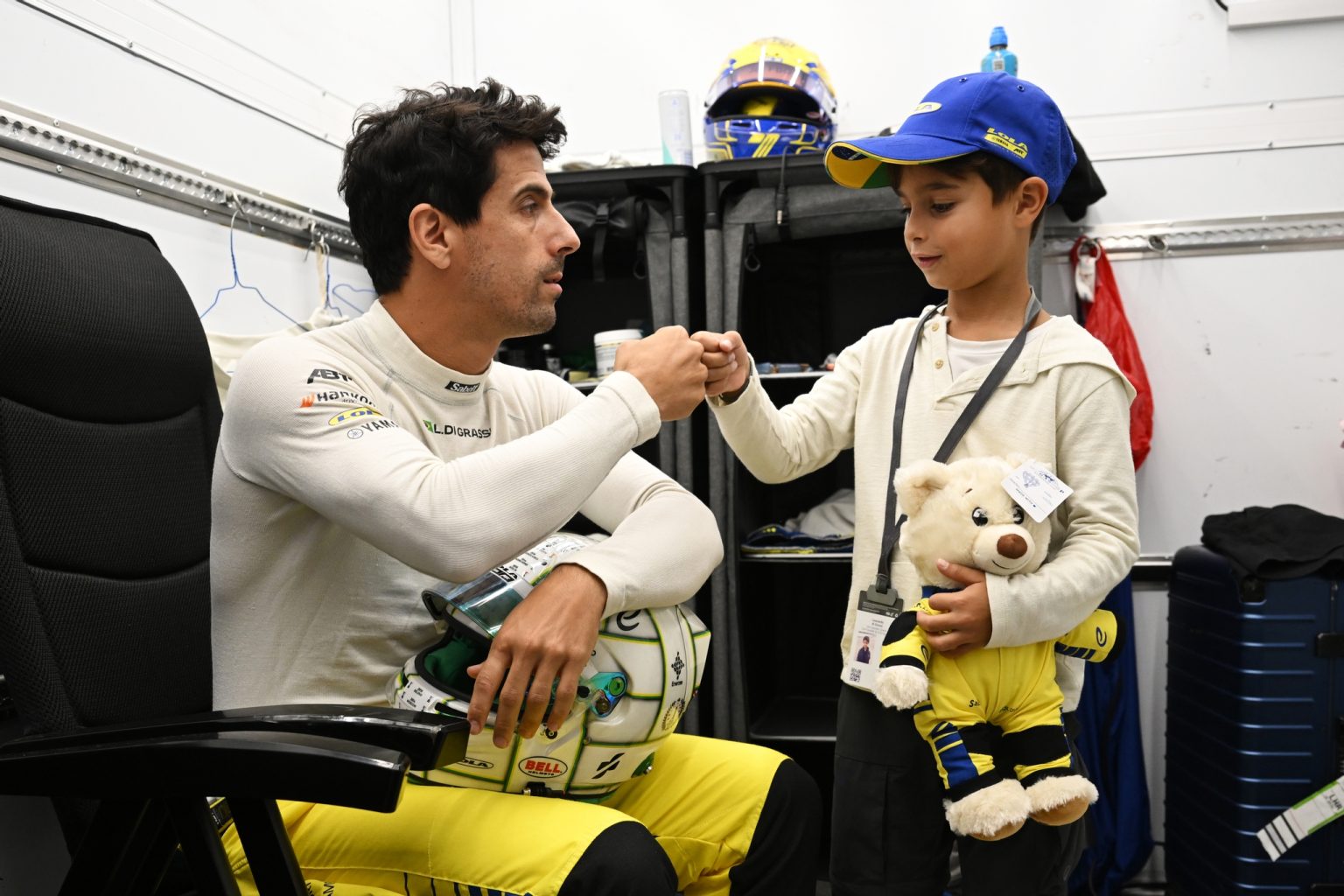 Lucas di Grassi with his son in the Lola Yamaha ABT garage at the 2026 London E-Prix